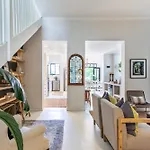 Home For 8 In Central Green Point